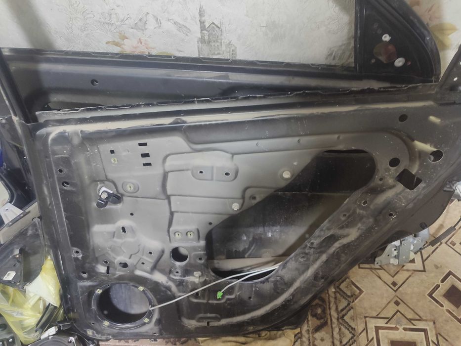 Gentra orqa va oldi eshigi