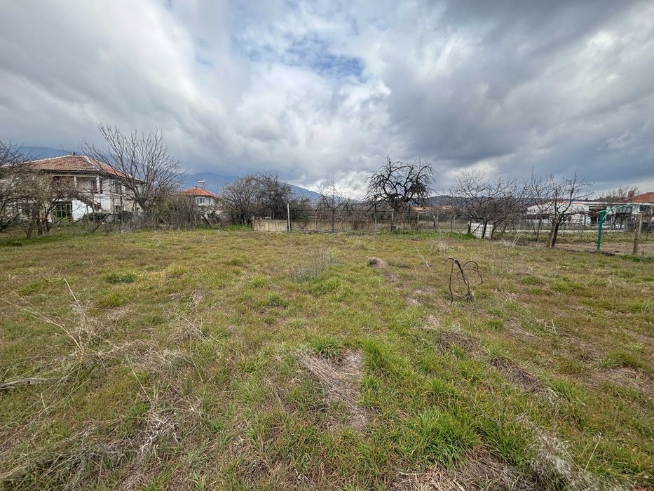 КЪЩА с ГОЛЯМ ДВОР в с. Васил Левски