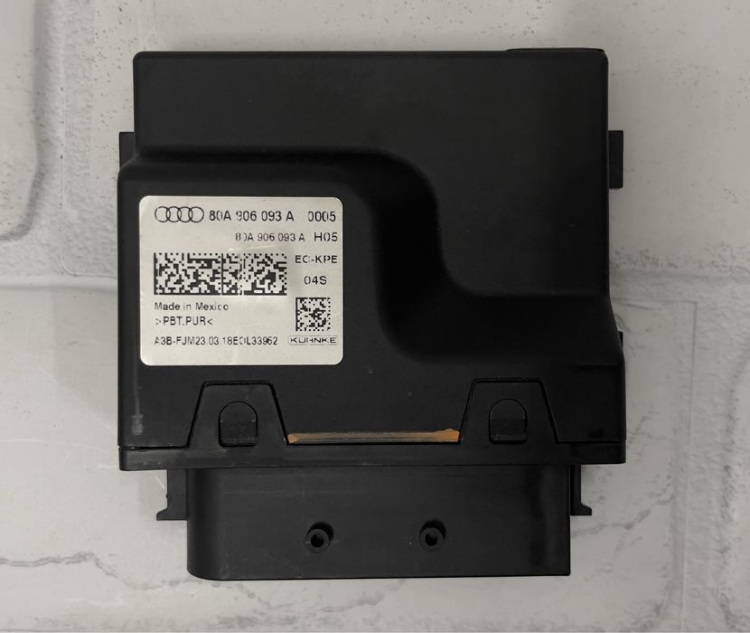 Модул управление горивна помпа AUDI 80A906093A