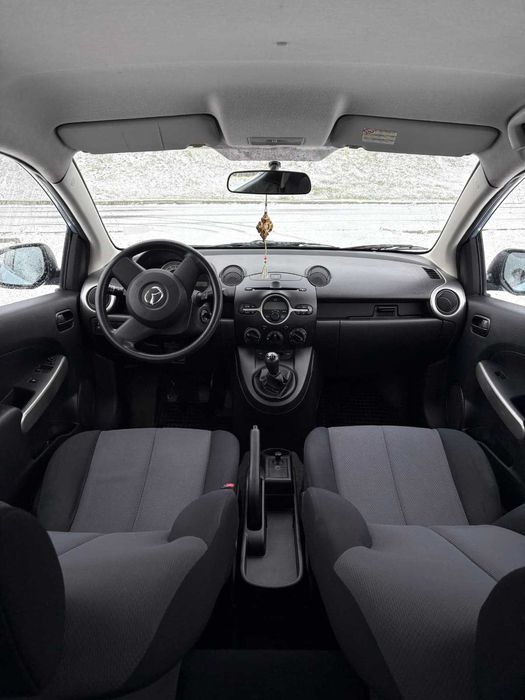 Vând Mazda 2, an fab.2009, motor 1.3 benzină, hatchback