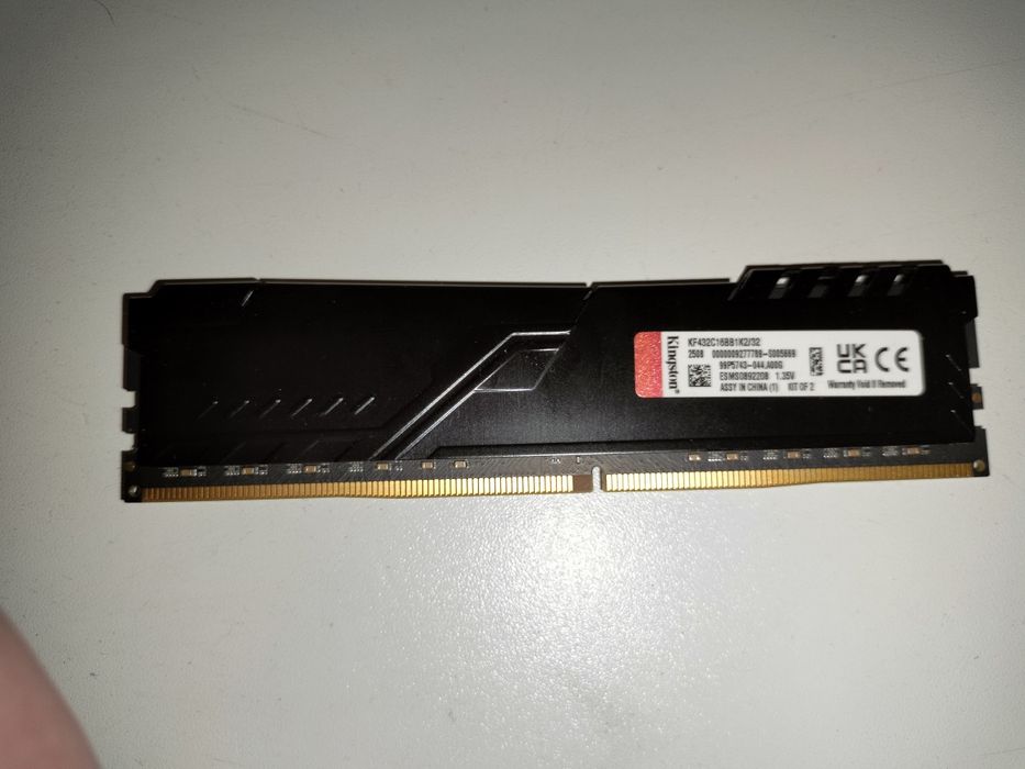 Оперативная память Kingston KF432C16BBK2