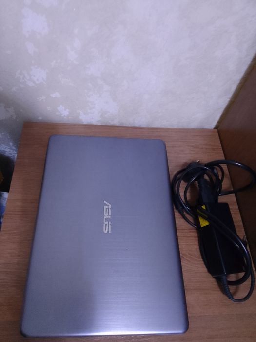 Срочно продам Ноутбук ASUS E406M Notebook PC