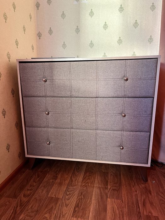 Продам Комод с мягкими фасадами и каретной стяжкой