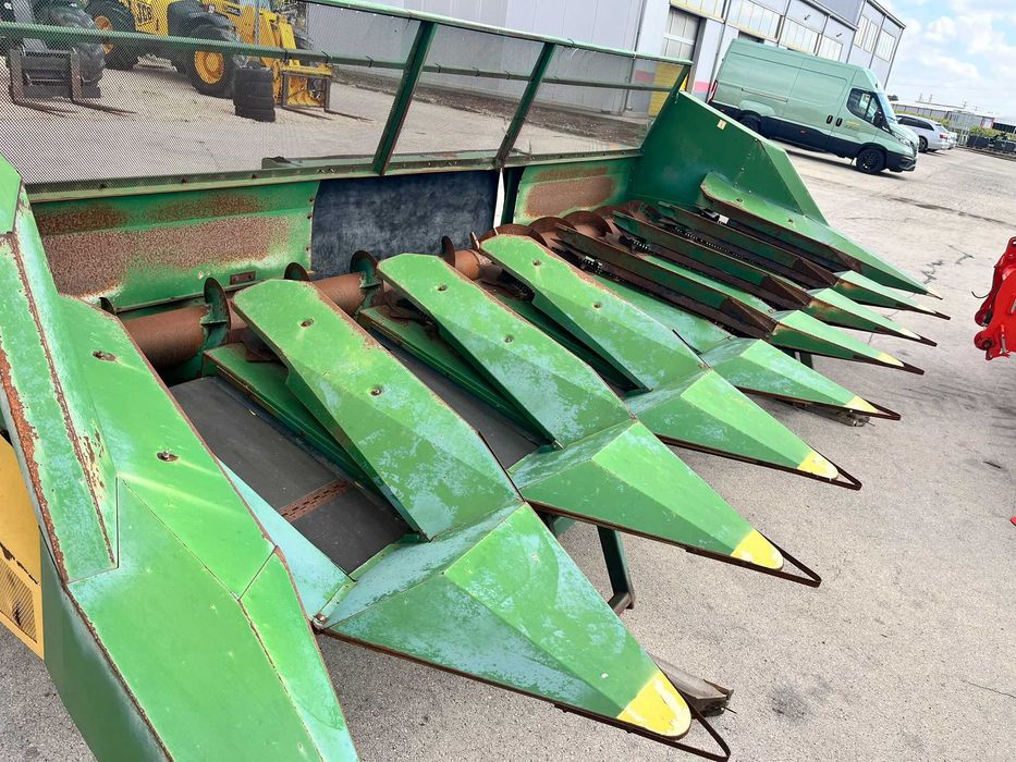 Culegător floarea soarelui 8/70 pentru JD