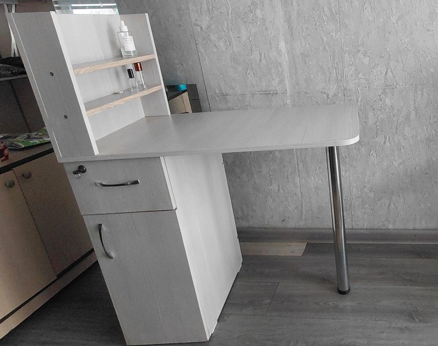 Маникюрный стол/гель лак подарок