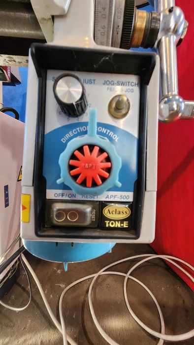 Masina de frezat metale universala/ Freza cnc