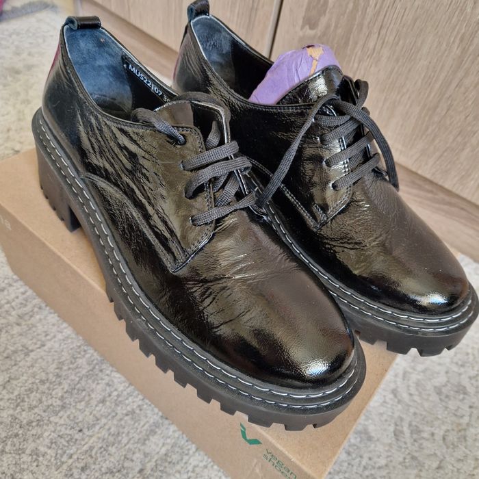 Дамски обувки нови