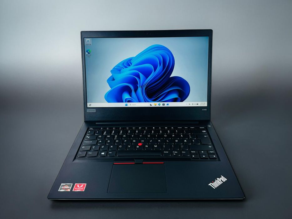 Лаптоп Lenovo ThinkPad E495 14" AMD Ryzen 3 3200U 2.60GHz 16GB RAM 256GB SSD Гаранция!