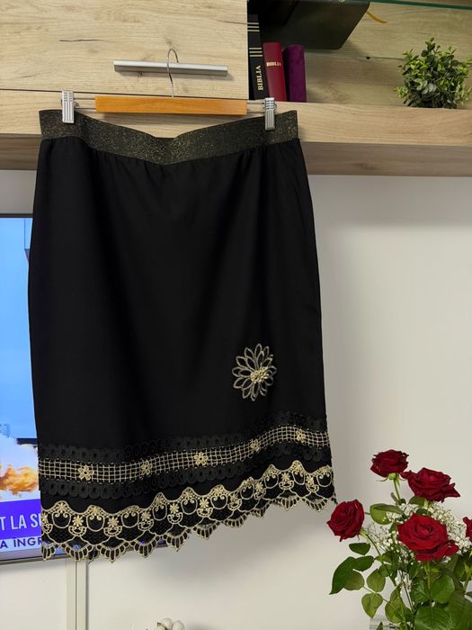 Fusta  neagra dama