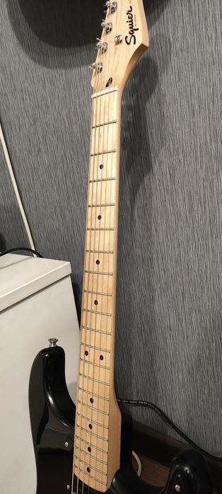 Электрогитара Squier Sonic™ Stratocaster® HSS Black