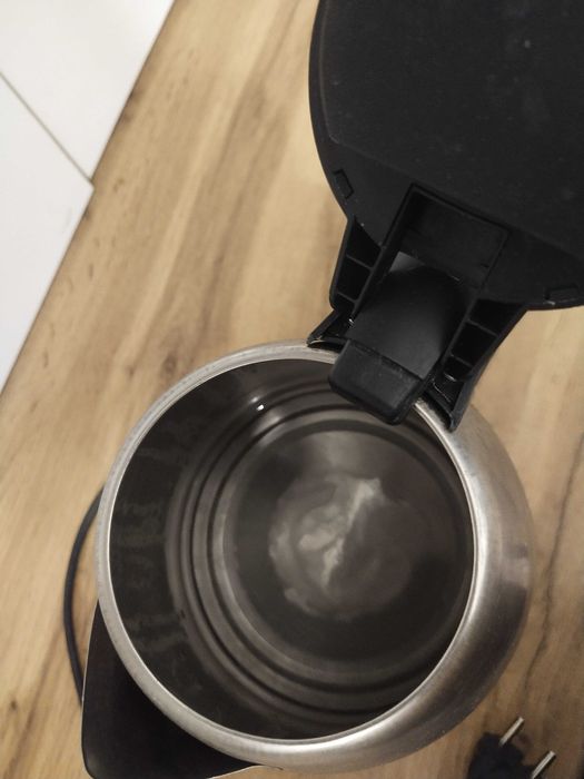 Electric kettle for hot water