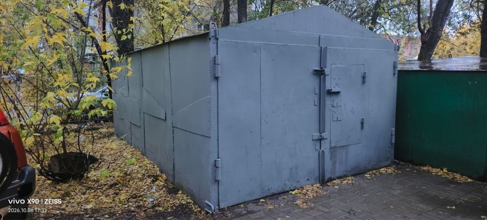 Продается утепленный Гараж большого размера.