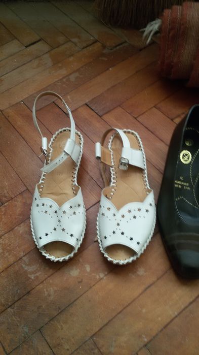 Дамски летни обувки и сандали