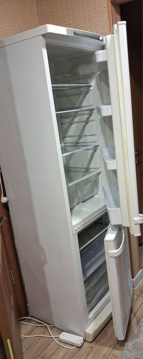 Холодильник INDESIT