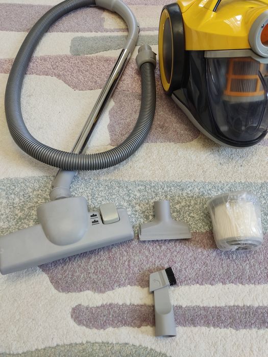 Продам очень недорого отличный пылесос!