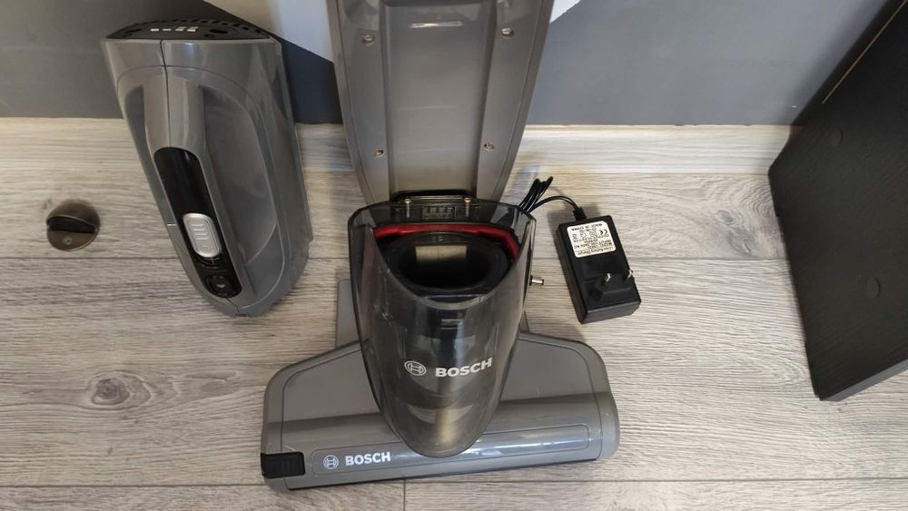 Aspirator Vertical Bosch Readyy’y Serie 2 – 2 în 1