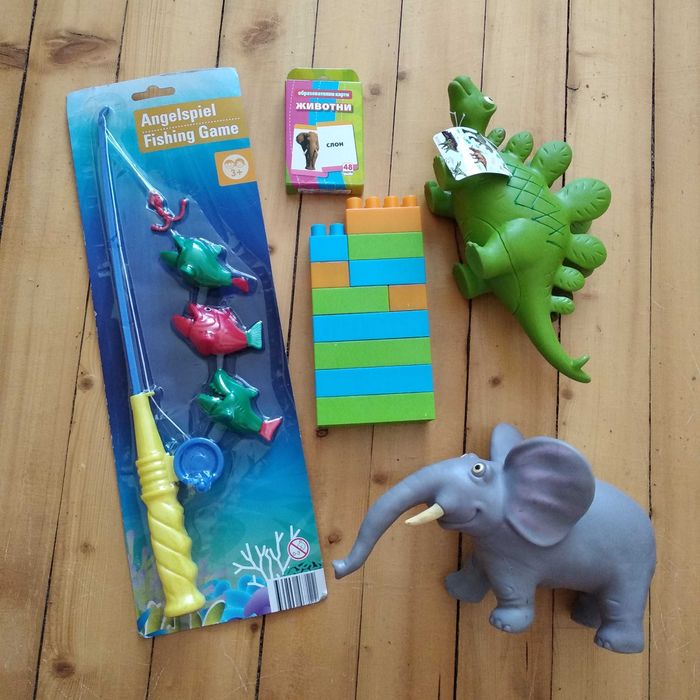 Много детски играчки