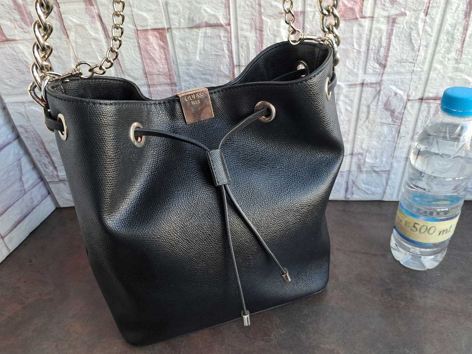 дамска чанта GUESS,черна чанта,гес