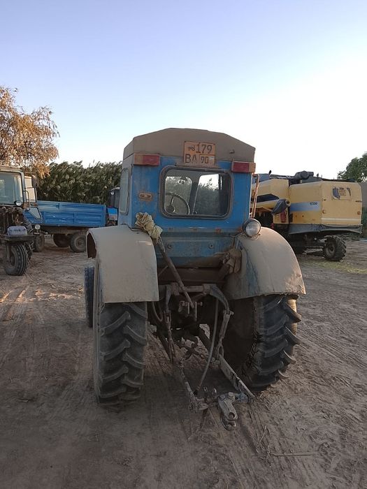 Трактор сотилади Т 40