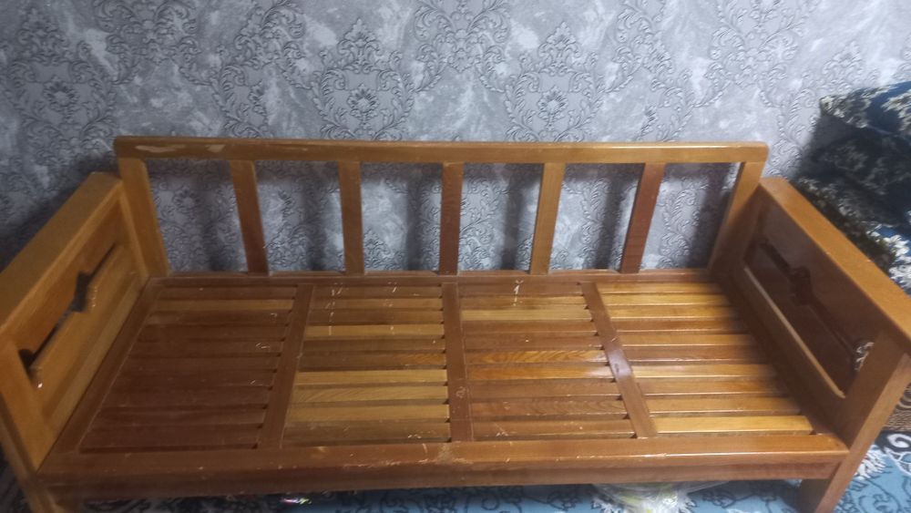 Yogoch mebel sotiladi