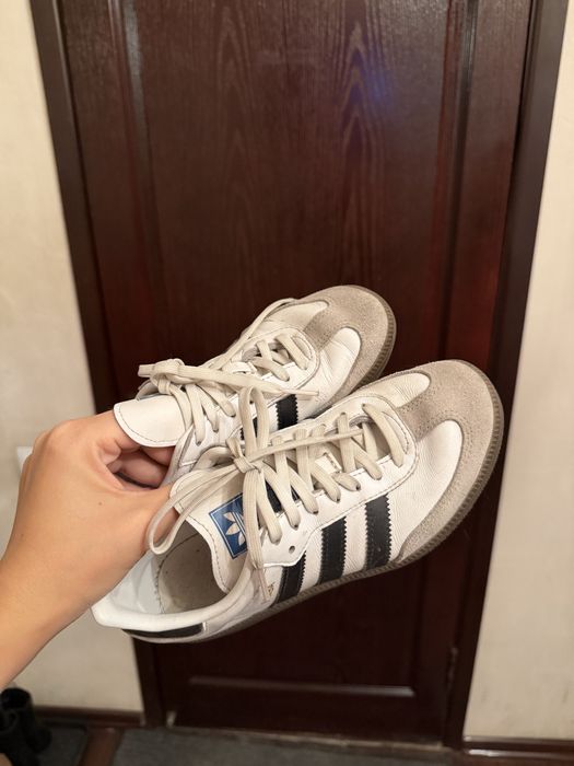 Кроссовки adidas