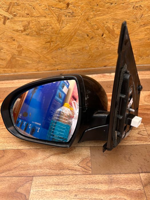 Продам зеркало левое в оригинале