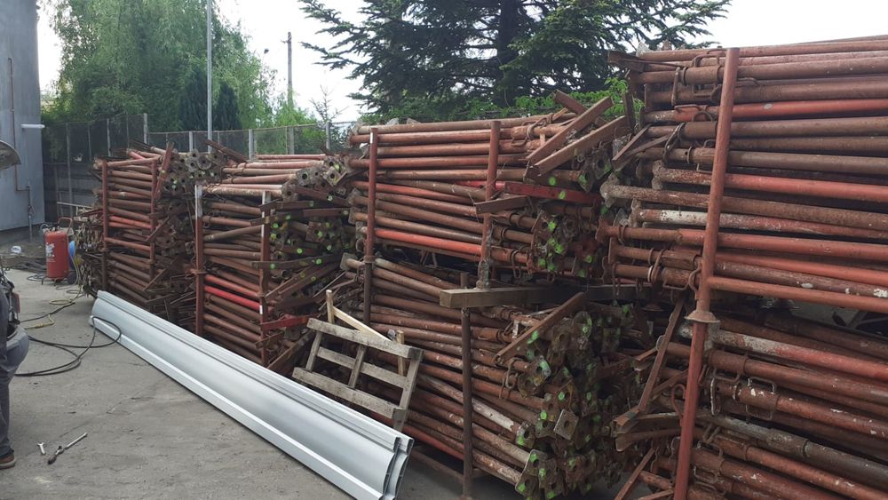 Popi metalici si schela de închiriat