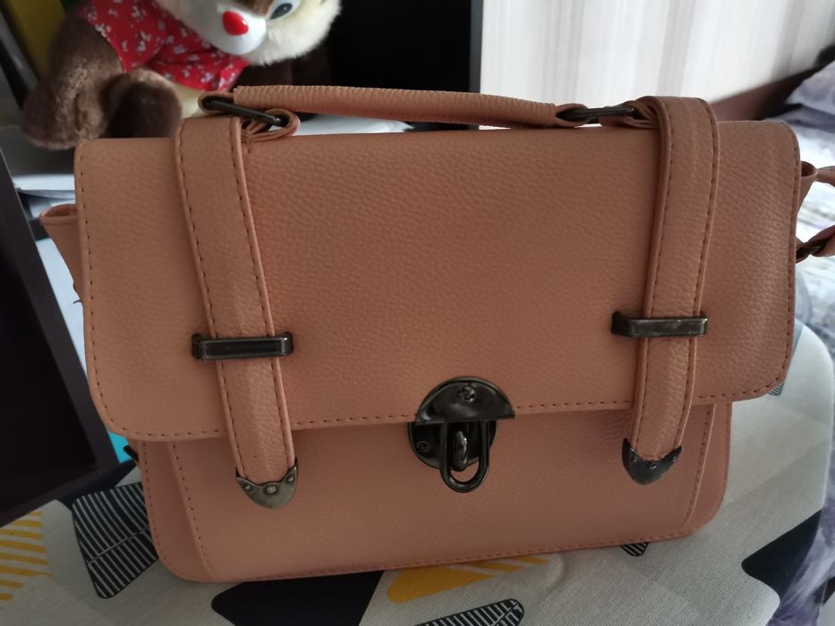 Дамска чанта в бебешко розово