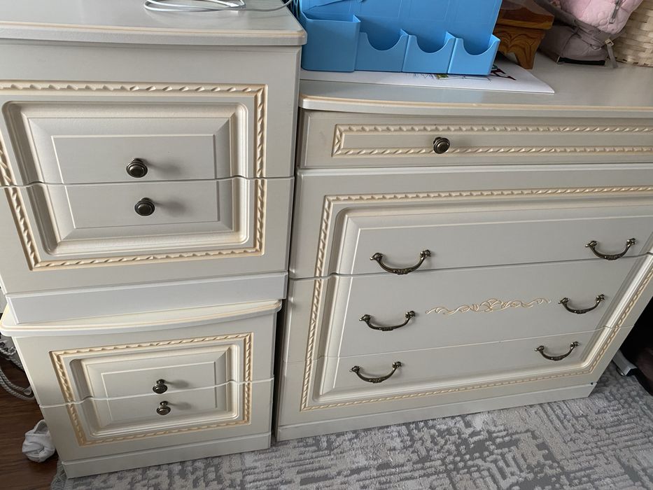 Продам тумбу  на фото