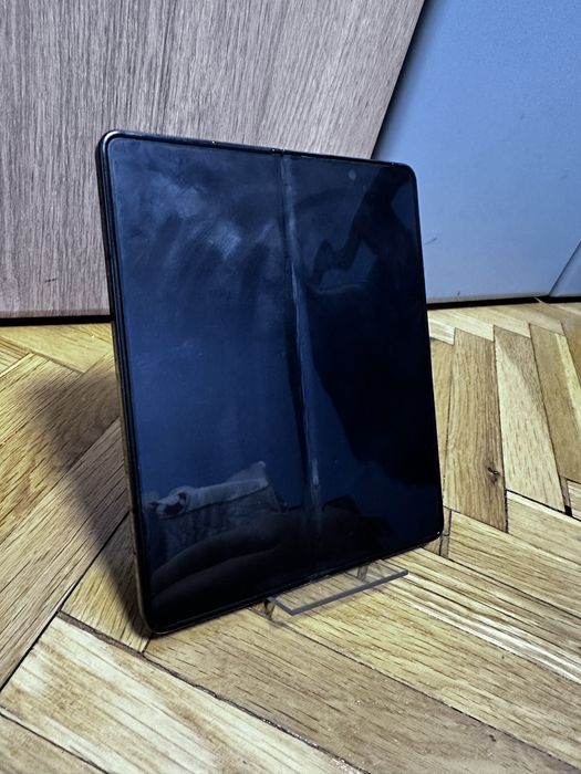 Samsung Galaxy Z Fold 5 512GB Phantom Black малък дефект