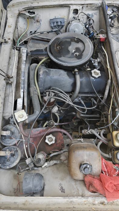Lada 2102 sotiladi