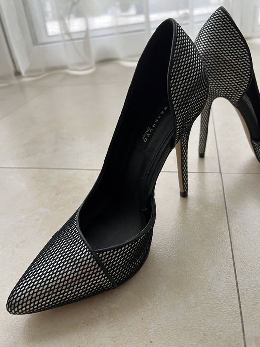 Дамски обувки с висок ток