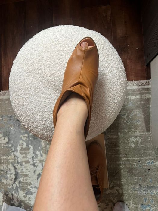 Продам ботинки 40 размер