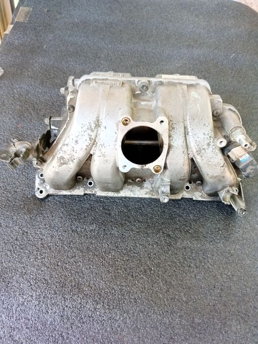 Vând galerie admisie Opel Astra h 1.6 benzina  cod  motor Z16Xep