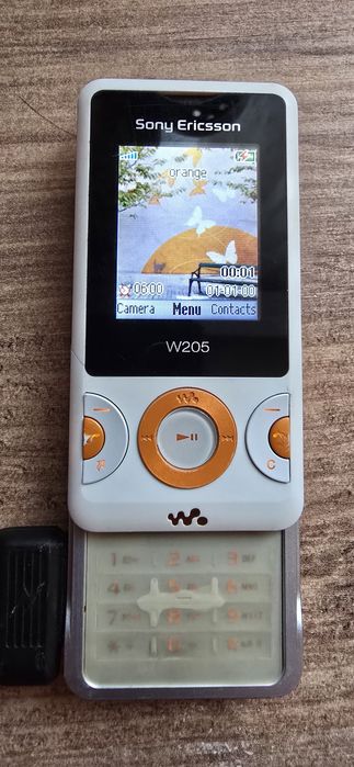 Telefon Colectie: Sony Ericsson W205 White