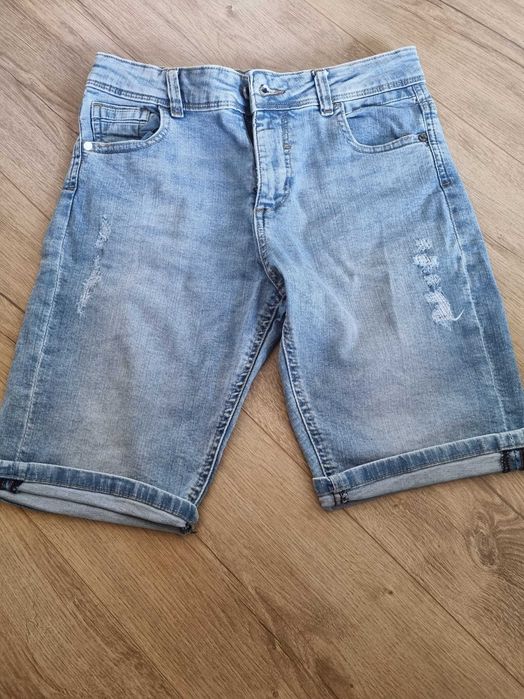 Къси дънки и спортни къси панталони