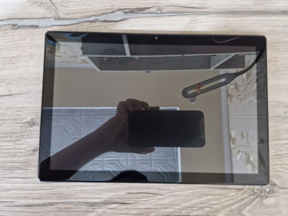 Продаю планшет цвет чёрный