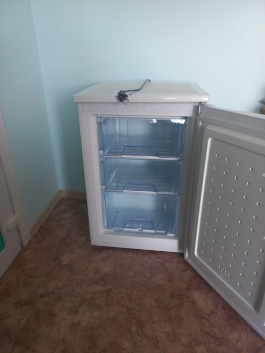 Продам морозилку