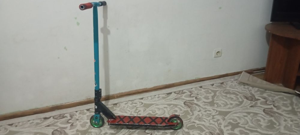 Продам самокат трюковой