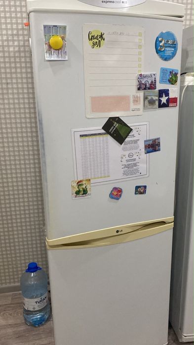 Продам холодильник