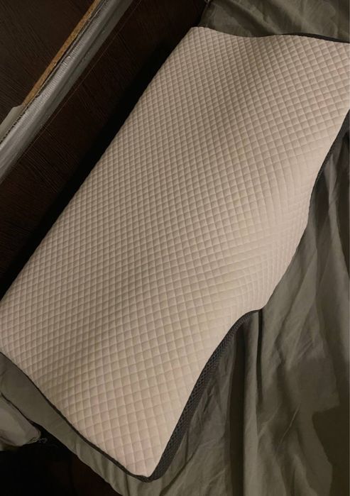 Perna ortopedica cu suport pentru gat cu memorii 60x34x11/7 cm