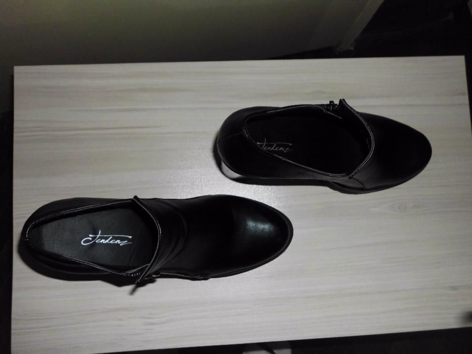 Обувки на висок ток Tendenz