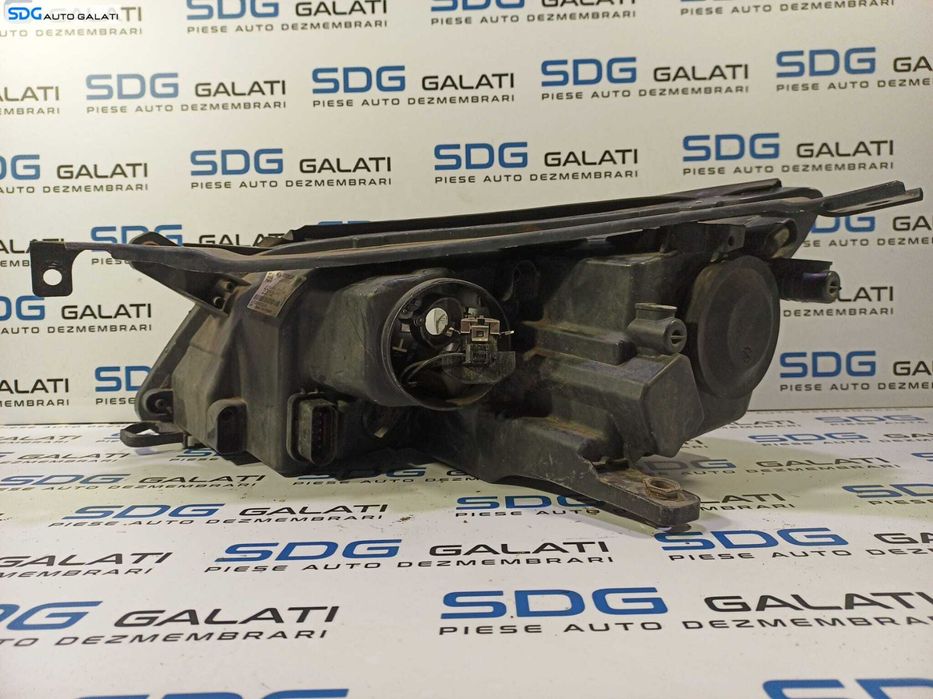 Far Dreapta FARA Xenon Volkswagen Tiguan 2008 - 2011 Cod 5N2941032G [L1575]