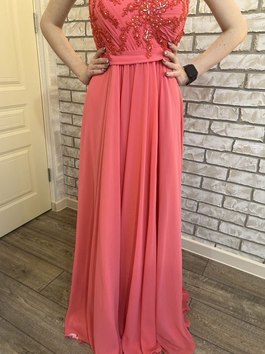 Продам вечерние платья , новые !