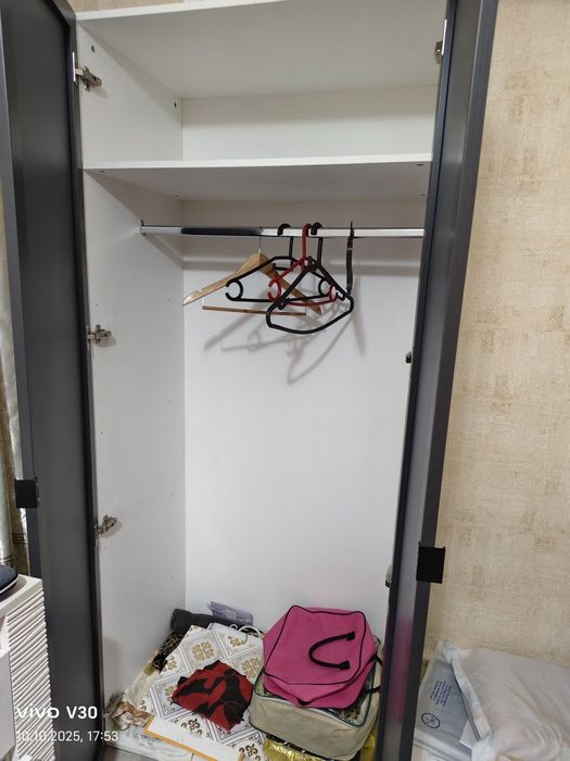 Продается шкаф 100000