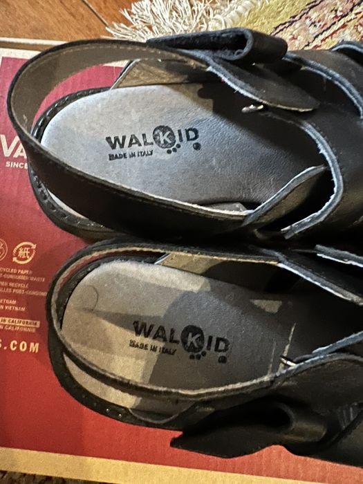 кроссовки  Scechers Asics 33р