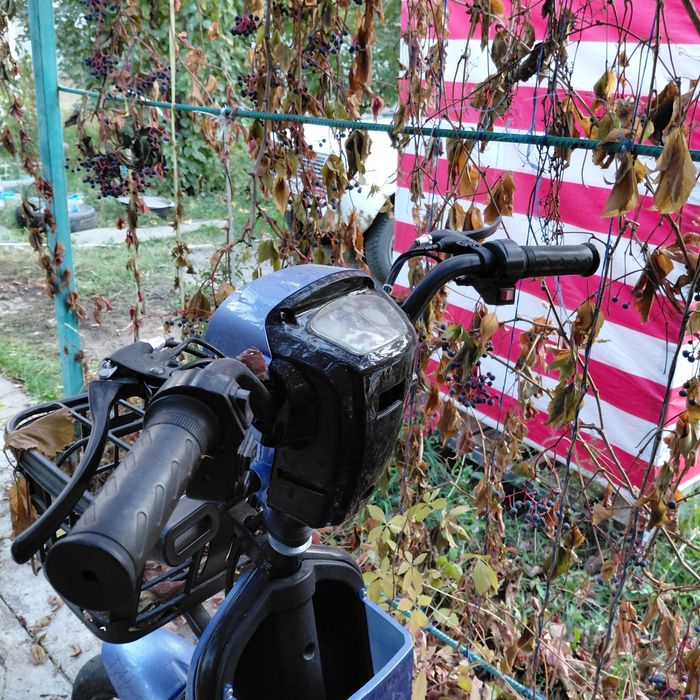 Продам скутер СК8 целый