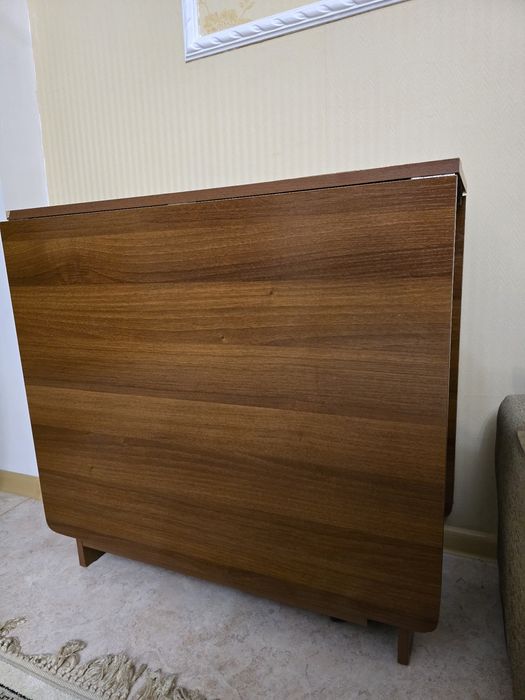 Продам стол книжку