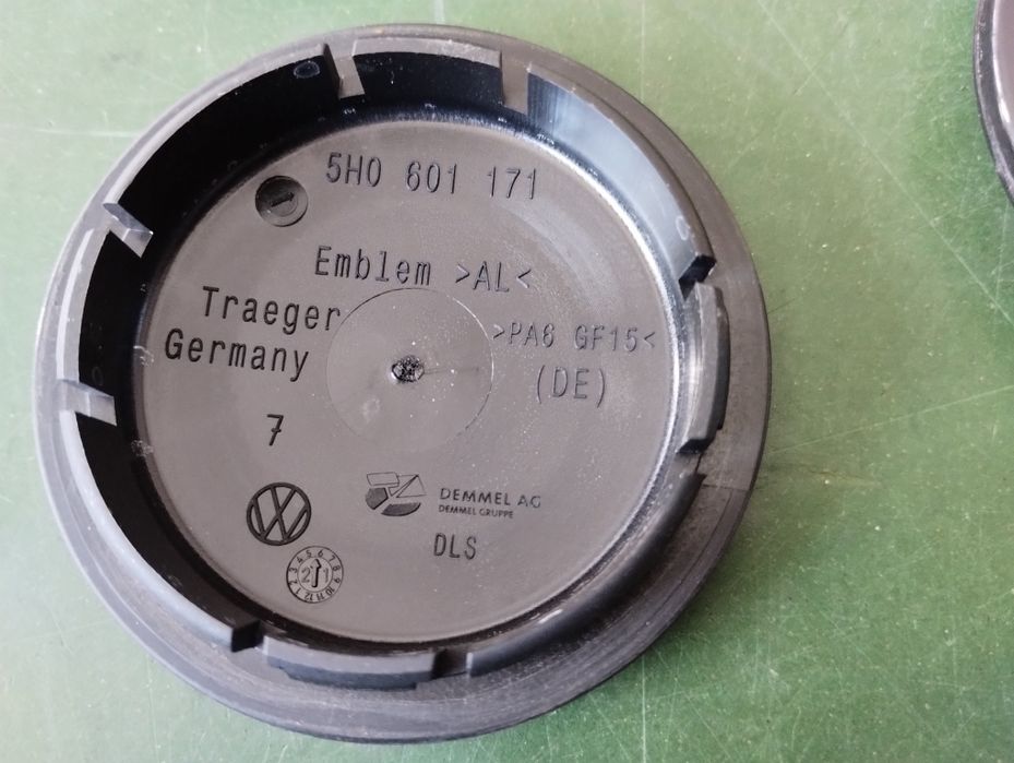 Capace pt jante Originale Vw Golf 8 Passat Tiguan 5H0 diametru 66 mm