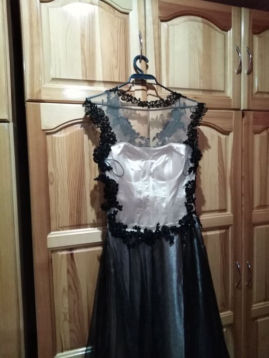 Стилна бална рокля